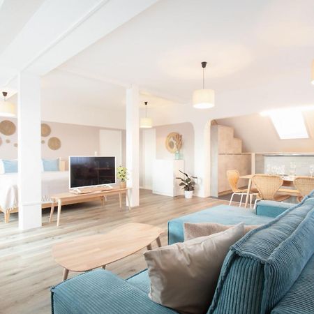 Loewe Apartment Blau Neuhausen Am Rheinfall Eksteriør billede