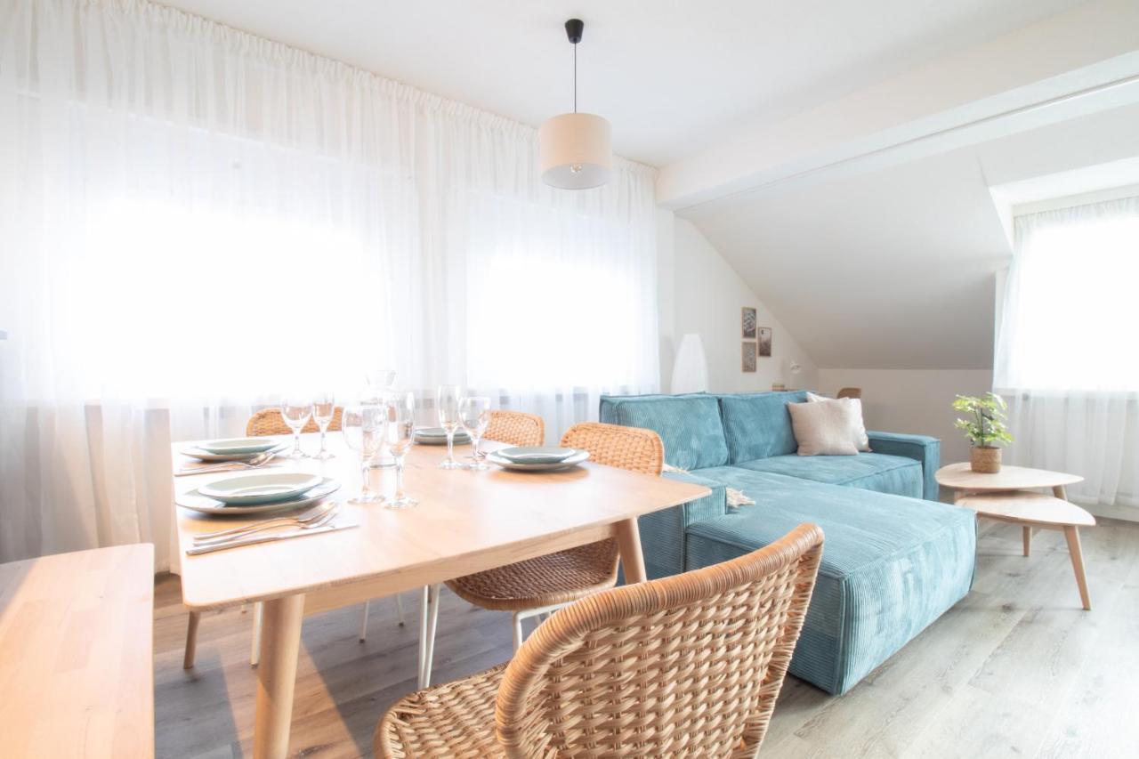 Loewe Apartment Blau Neuhausen Am Rheinfall Eksteriør billede