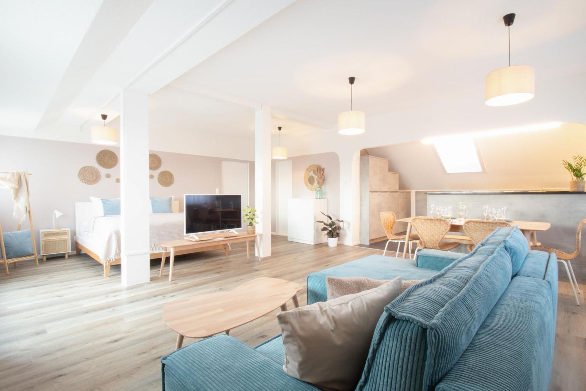 Loewe Apartment Blau Neuhausen Am Rheinfall Eksteriør billede