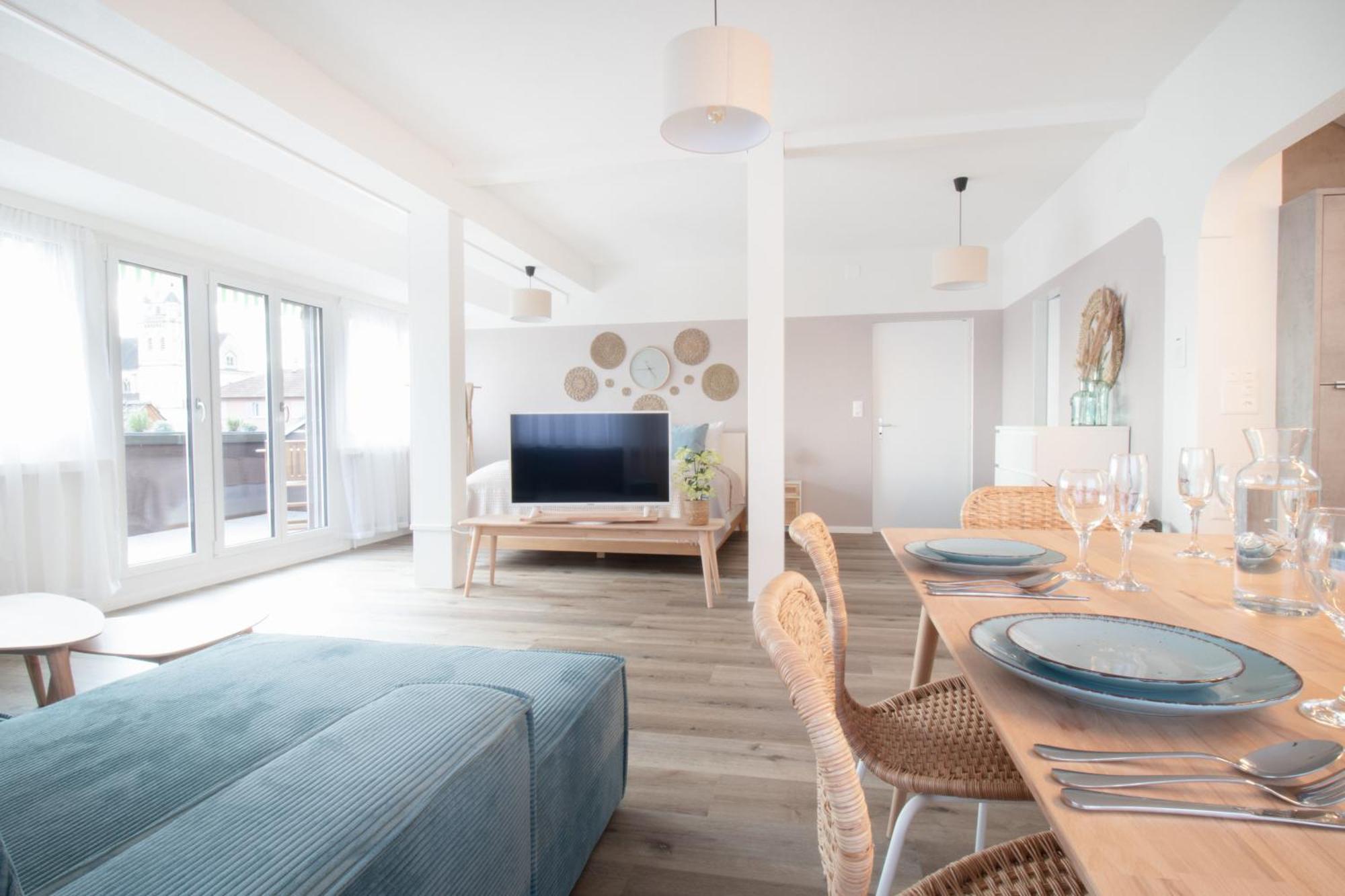 Loewe Apartment Blau Neuhausen Am Rheinfall Eksteriør billede